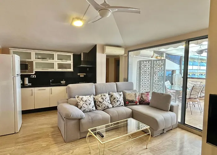 Solana Florida Seafront Apartment Fuengirola