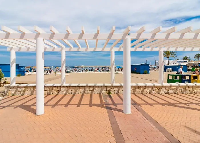 Апартаменти Solana Florida Seafront